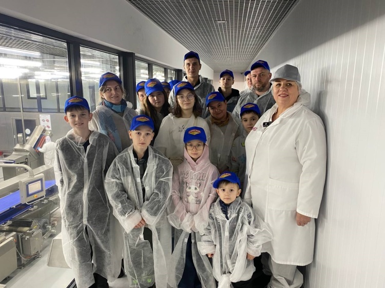 «Мясокомбинат Клинский» провел экскурсию для семей участников СВО 