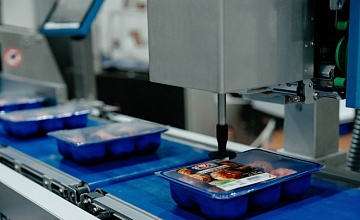 Мясокомбинат «Омский бекон» нарастил производство полуфабрикатов из свинины в 2025 году