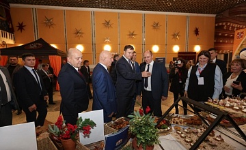 Группа «ПРОДО» представила продукцию на выставке локальных агротоваров Омской области 